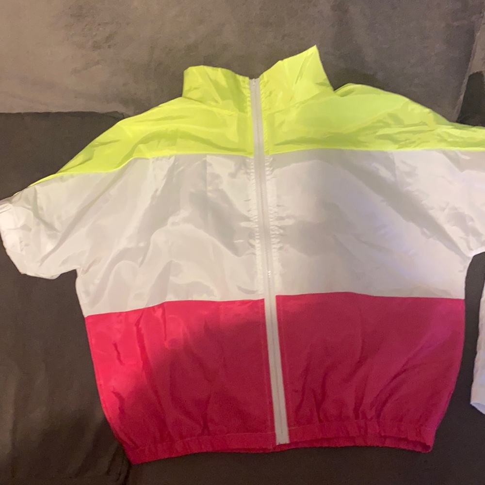 Multicolor short set. BRANDNEW, NEVER WORN.